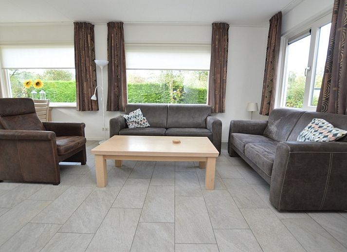 Tempelierweg 36 - Ogamu, Ferienhaus in De Dennen, Texel mit modernem Aeusseren und gruener Umgebung.