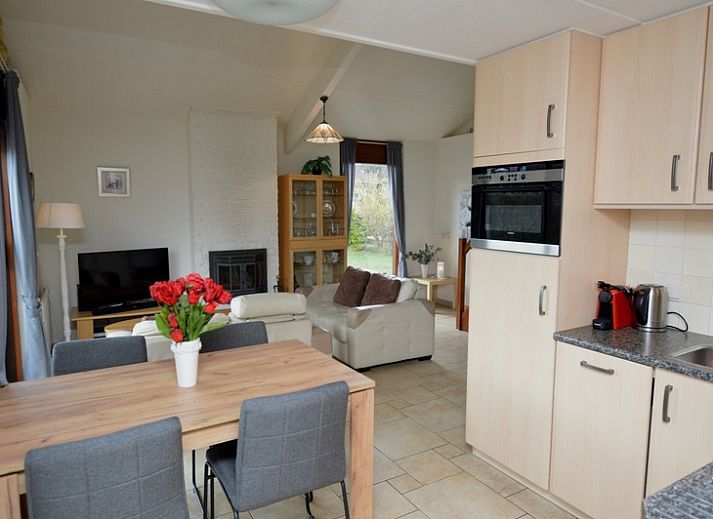 Cozy living room in vacation home Gortersmient 340, Bungalowpark Gortersmient, De Dennen, Texel.