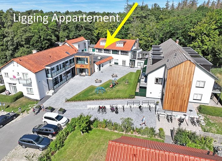 Stilvolles Interieur des Appartements Bos en Duin 25, Texel, mit moderner Einrichtung und viel natuerlichem Licht.