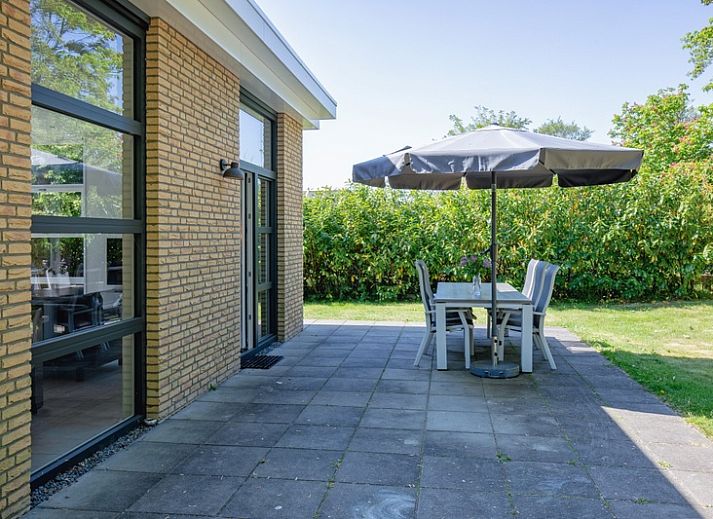Ferienhaus Bungalowpark Verste Coogh - Hermelijn auf Texel mit Terrasse und Garten in De Dennen.