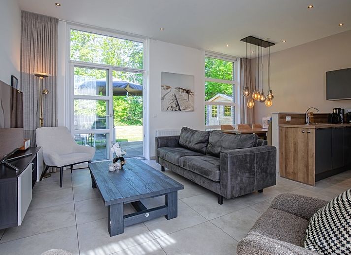 Ferienhaus Bungalowpark Verste Coogh - Hermelijn auf Texel mit Terrasse und Garten in De Dennen.