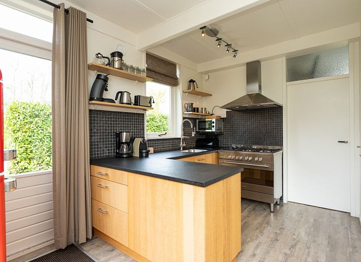 Guest house 0113251 - Holiday property Texel - Bungalowpark 't Luwe Land - 13A - De Kwartel