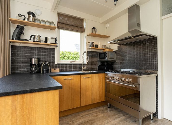 Guest house 0113251 - Holiday property Texel - Bungalowpark 't Luwe Land - 13A - De Kwartel