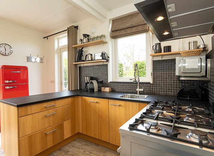 Guest house 0113251 - Holiday property Texel - Bungalowpark 't Luwe Land - 13A - De Kwartel