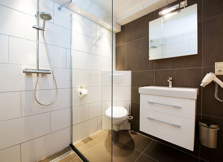 Bungalowpark Gortersmient Ferienhaus 278 mit Terrasse in De Dennen, Texel. Geniessen Sie die gruene Umgebung auf den Waddeninseln.