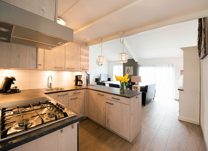 Bungalowpark Gortersmient Ferienhaus 278 mit Terrasse in De Dennen, Texel. Geniessen Sie die gruene Umgebung auf den Waddeninseln.