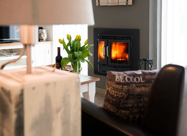 Modernes Badezimmer im Bungalowpark Gortersmient Ferienhaus 278, De Dennen, Texel. Luxus und Komfort auf den Watteninseln.