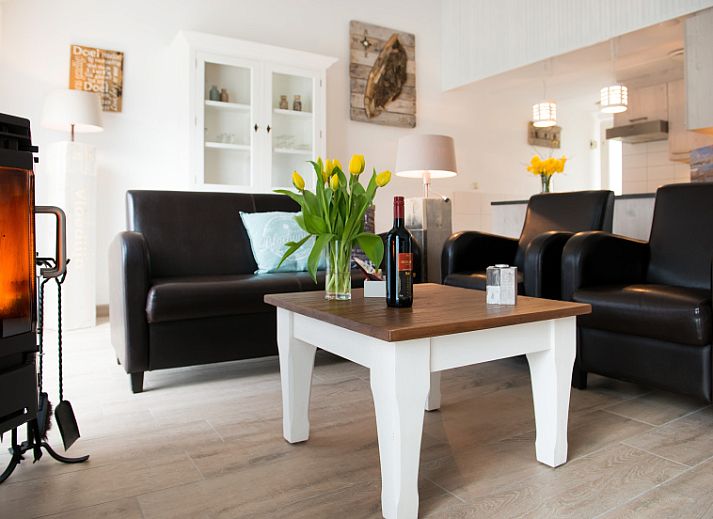 Modernes Badezimmer im Bungalowpark Gortersmient Ferienhaus 278, De Dennen, Texel. Luxus und Komfort auf den Watteninseln.