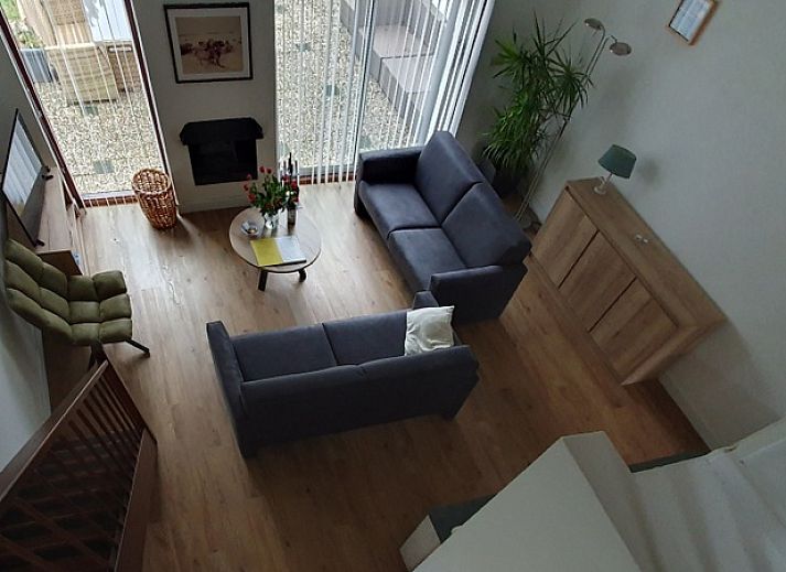 Enjoy the sunny veranda at Bungalowpark Gortersmient, vacation home Gortersmient 308 in De Dennen, Texel.