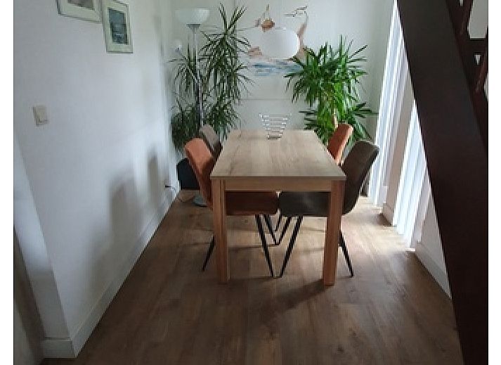 Enjoy the sunny veranda at Bungalowpark Gortersmient, vacation home Gortersmient 308 in De Dennen, Texel.