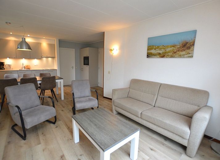 Vacation home the Pearl 196 in De Dennen, Texel with spacious garden and sunny surroundings.