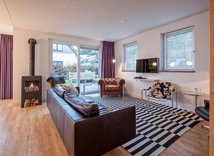 Bungalowpark 't Hoogelandt - Villa De Rode H in De Dennen, Texel mit grossem Garten und Terrasse.