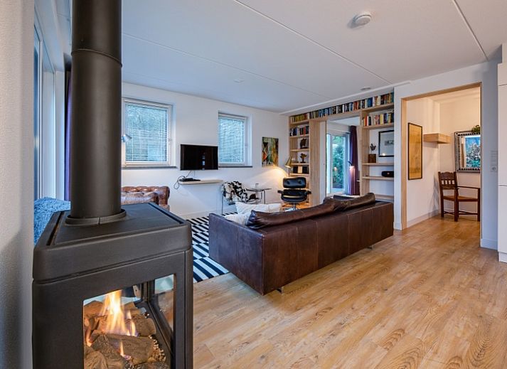 Bungalowpark 't Hoogelandt - Villa De Rode H in De Dennen, Texel mit grossem Garten und Terrasse.