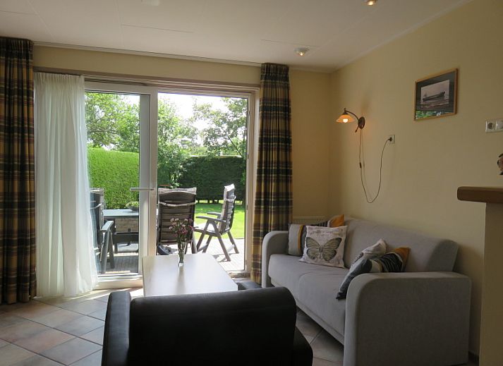 Geniessen Sie die Sonne auf der Terrasse des Bungalowparks Uterste Coogh, Bungalow 114 in De Dennen, Texel.