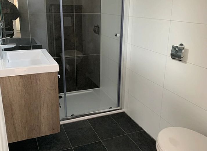 Geniessen Sie einen gemuetlichen Abend an der Feuerstelle im Vakantiepark De Bremakker - Chalet 1140 in De Dennen, Texel.