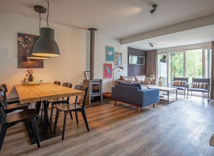 Bungalowpark Gortersmient - Blommenzee in De Dennen, Texel met ruime tuin en terras voor ontspanning.