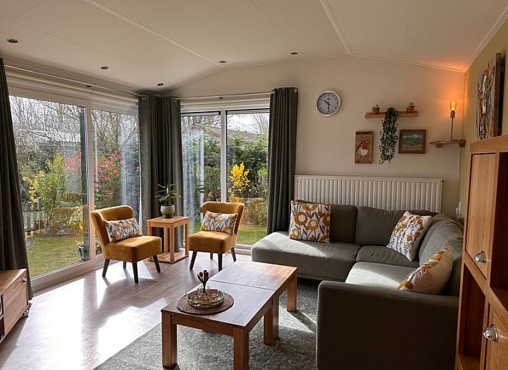 Vakantiepark de Bremakker - Weideveld 57, sfeervol vakantiehuis in De Dennen, Texel, met zonnig terras en groene tuin op de Waddeneilanden.