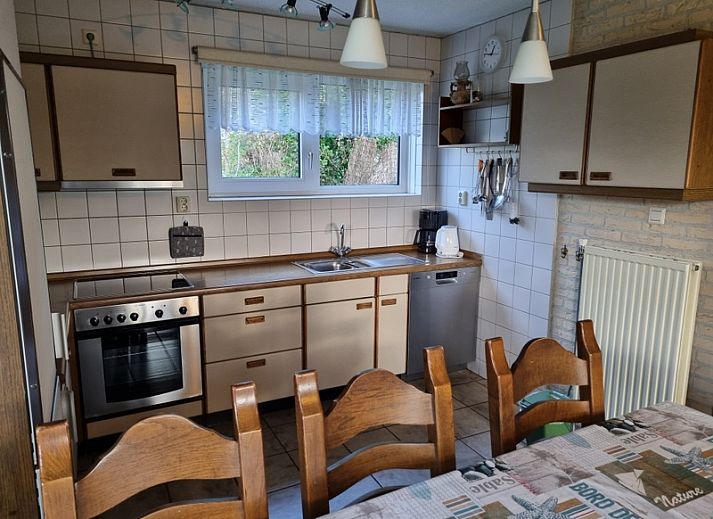 Ferienhaus 'Ome Wim' im Bungalowpark 't Hoogelandt, umgeben von Natur in De Dennen, Texel.