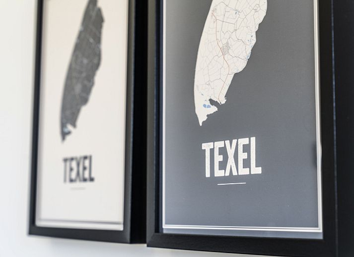 Geniessen Sie die Terrasse des Ferienhauses 1 in De Dennen Texel mit Blick auf die Natur der Waddeninseln.