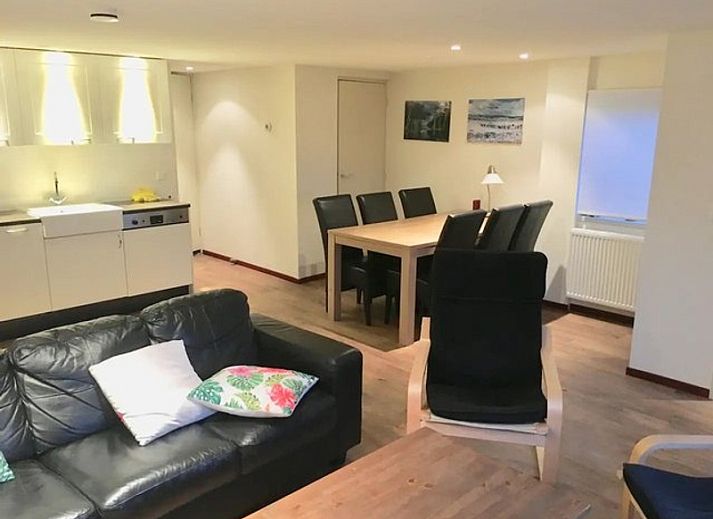 Bollenveld - de Iris vakantiehuis in De Dennen, Texel met ruime tuin en groene omgeving.