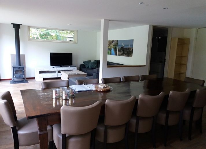 Ferienhaus Bollenveld - de Tulp in De Dennen, Texel mit grossem Garten und gruener Umgebung.