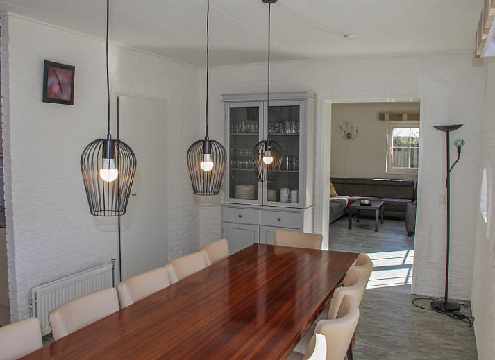 Ferienhaus Ekster in De Dennen, Texel mit grossem Garten und Terrasse fuer Entspannung auf den Watteninseln.