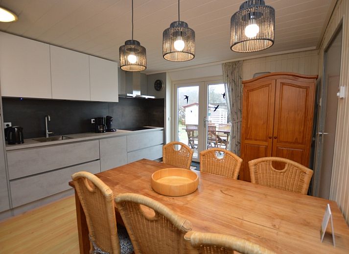 Gemuetliches Wohnzimmer im Ferienhaus de Parel 206, De Dennen, Texel.