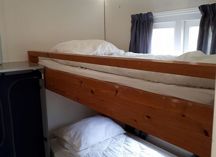 Ruime eetkamer in De Hagedis tenthuis, Oost-Vlieland, Vlieland, Waddeneilanden.