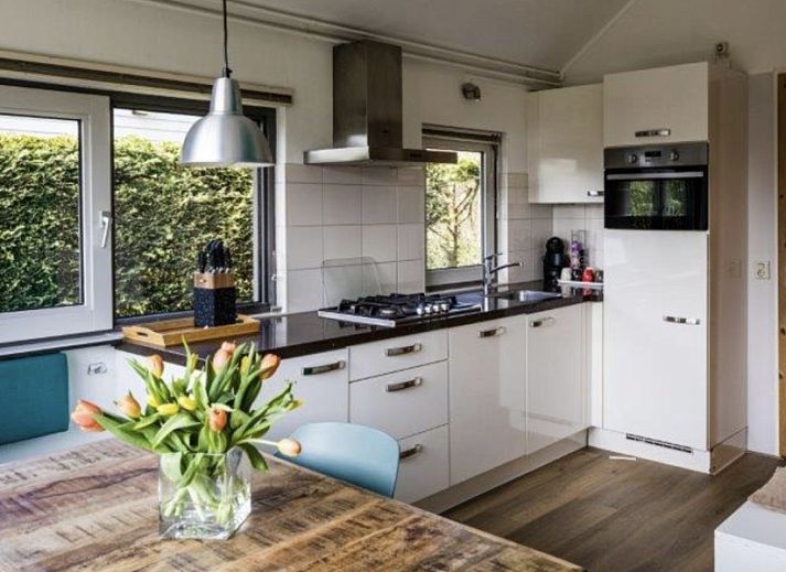 Gezellige binnenruimte van Zeedistel vakantiehuis in Formerum, Terschelling.