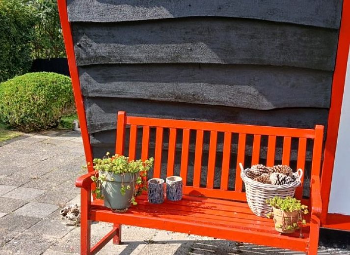 Natuurrijke omgeving bij De Trekvogels, vakantiehuis in Formerum, Terschelling met grazende paarden.