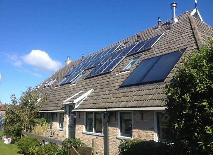Moderne Kueche im Apartment Farm de Hek West, Hoorn, Terschelling mit hochwertigen Geraeten.