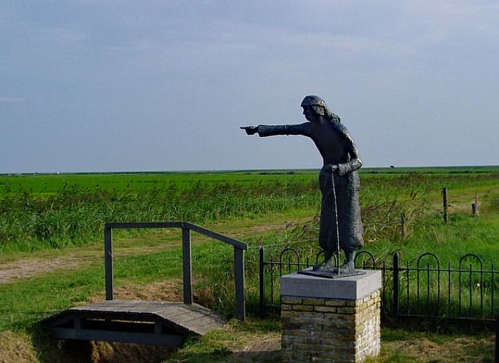 Schoenes Schlafzimmer im Ferienhaus in Oosterend, Terschelling, mit bequemen Betten und warmer Beleuchtung.