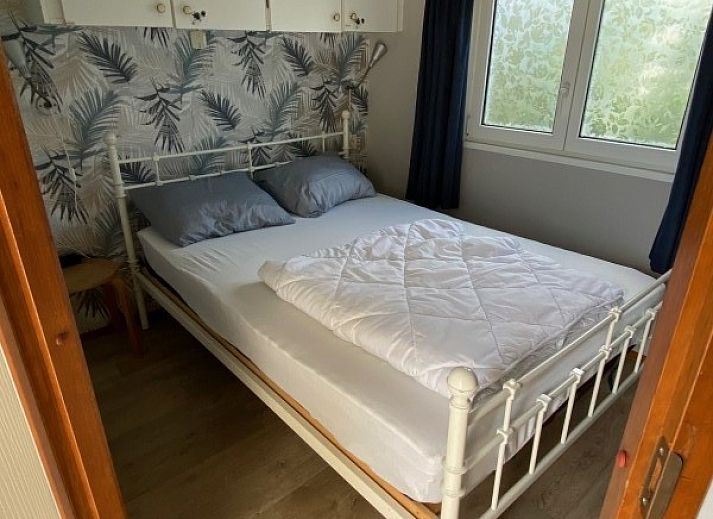 Terras met picknicktafel bij De Clochard nr 37 chalet in Midsland Noord, Terschelling.