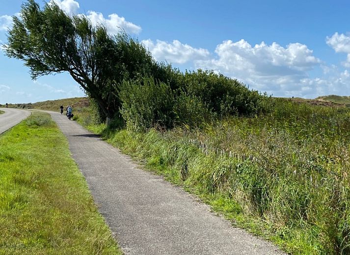 Eethoek met uitzicht in De Clochard nr 37 chalet, Midsland Noord, Terschelling.