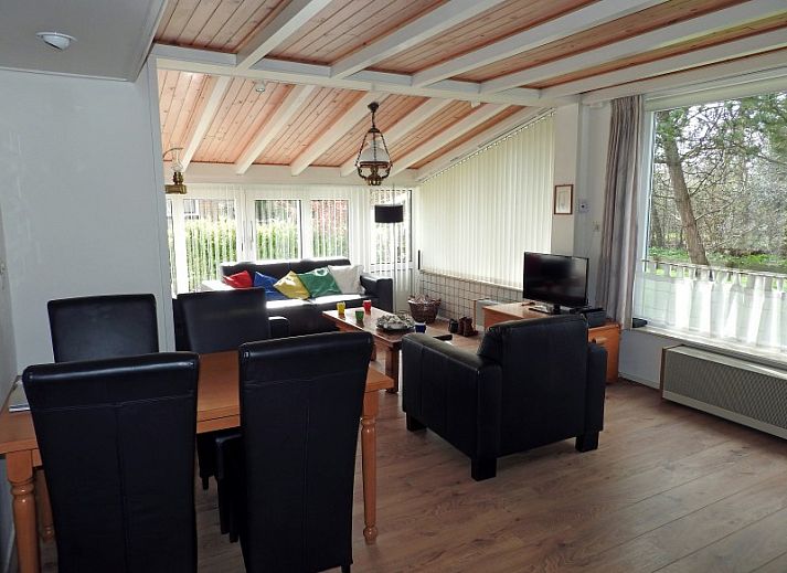 Botter Ferienunterkunft in Midsland Nord Terschelling mit Terrasse und Rasen