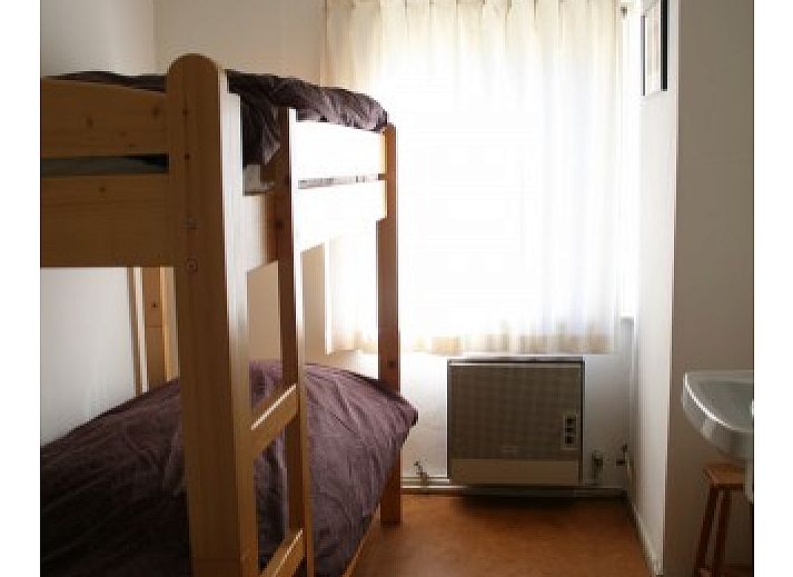 Botter Ferienunterkunft in Midsland Nord Terschelling mit Terrasse und Rasen