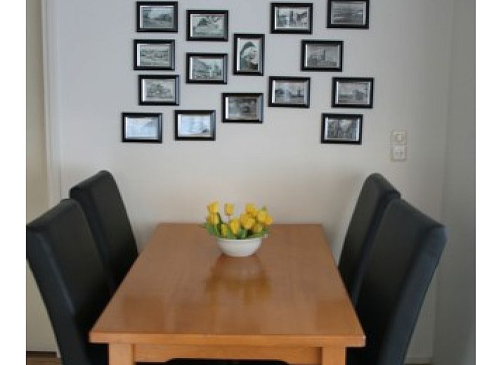 Botter Ferienunterkunft in Midsland Nord Terschelling mit Terrasse und Rasen