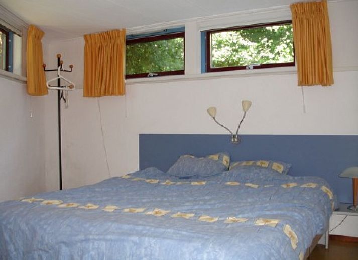 Rustic Glissando bungalow in Midsland North, Terschelling surrounded by green nature.