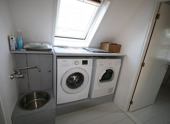 Charmantes Ferienhaus WadsEb.com in Klein Hoorn, Terschelling mit grossem Garten und moderner Veranda.