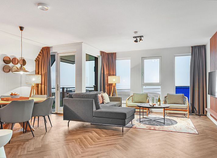 Uitzicht op zee vanaf het balkon van 4-persoons appartement 4L2 in West-Terschelling, Terschelling, Waddeneilanden.