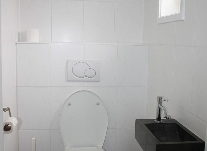 Essecke in De Branding Bungalow, Ballum, Ameland fuer gemuetliche Abendessen.