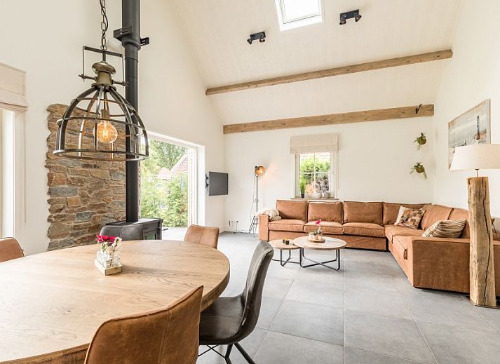 Modernes Badezimmer im Ferienhaus Chill on Ameland in Ballum.