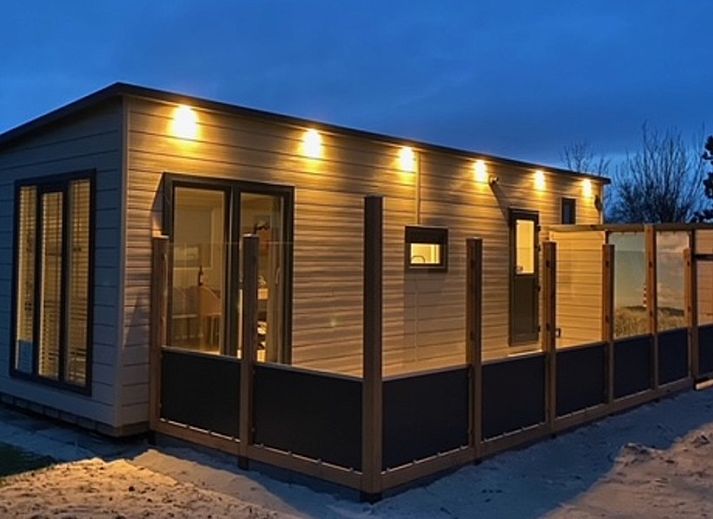 Stijlvolle eetruimte in Chalet2rent Ameland, vakantiehuis in Ballum op de Waddeneilanden.