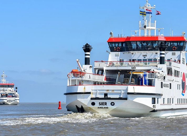 Moderne keuken in Esti vakantiewoning, Ballum, Ameland op de Waddeneilanden.
