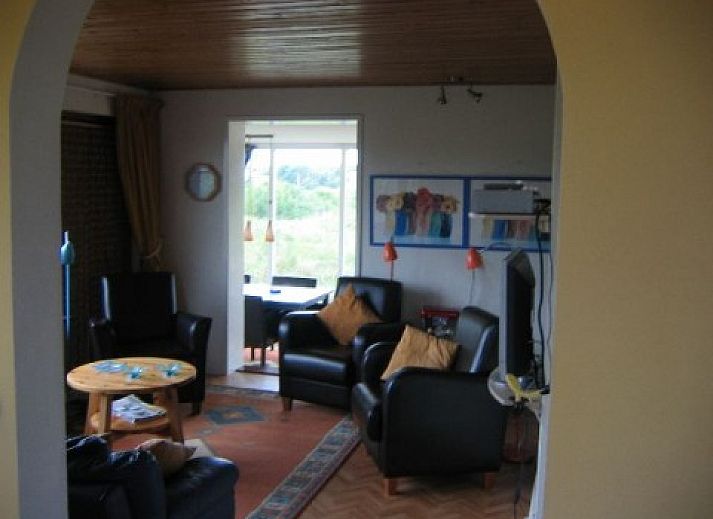 Markerwaard bungalow in Nes, Ameland with thatched roof and panoramic views of the Wadden Islands.