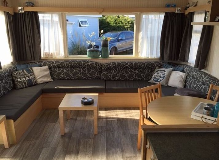 Mobile home De Hout in Buren, Ameland offers comfortable vacation accommodation on the Wadden Islands.