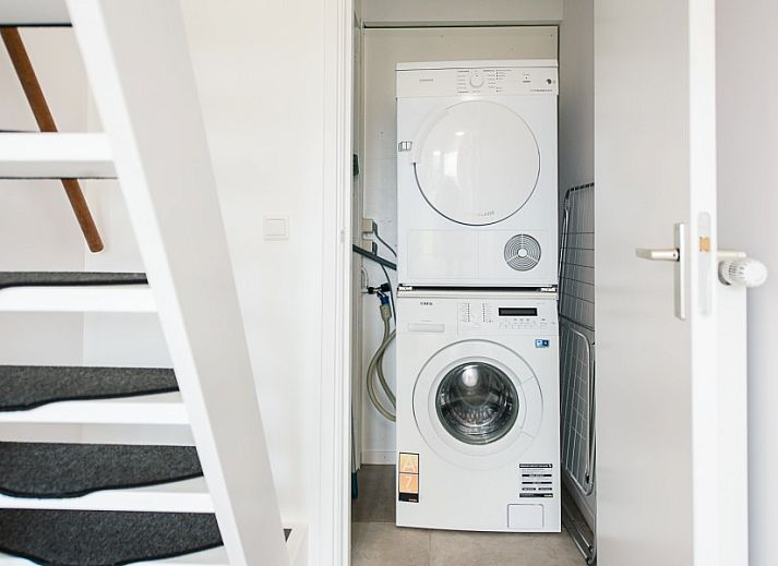 Aussenansicht des Ferienhauses Onder de Pannen! inmitten der Natur in Hollum, Ameland.