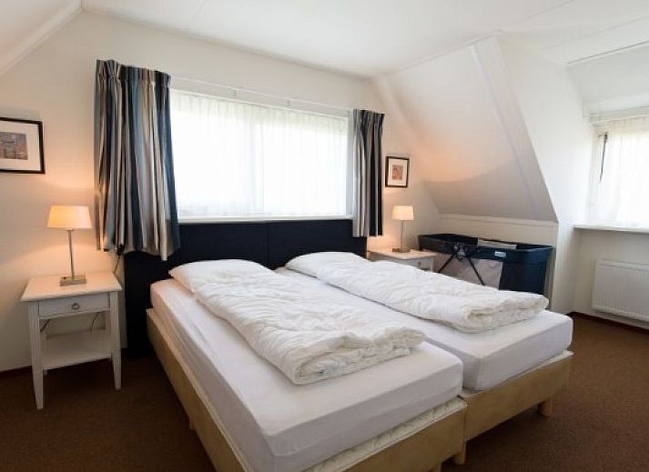 BEACHVILLA WEST END 6 in Hollum, Ameland mit Reetdach und grosser Veranda, ideales Ferienhaus auf den Watteninseln.