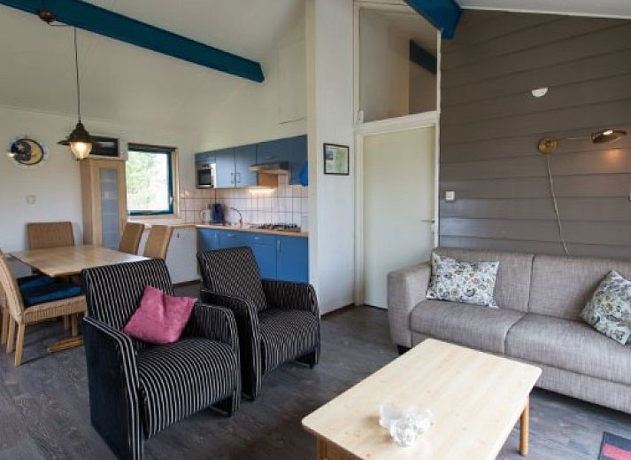 BORNRIF COTTAGE 6 in Hollum, Ameland, vacation home with sunny veranda and surrounded by green nature on the Wadden Islands.