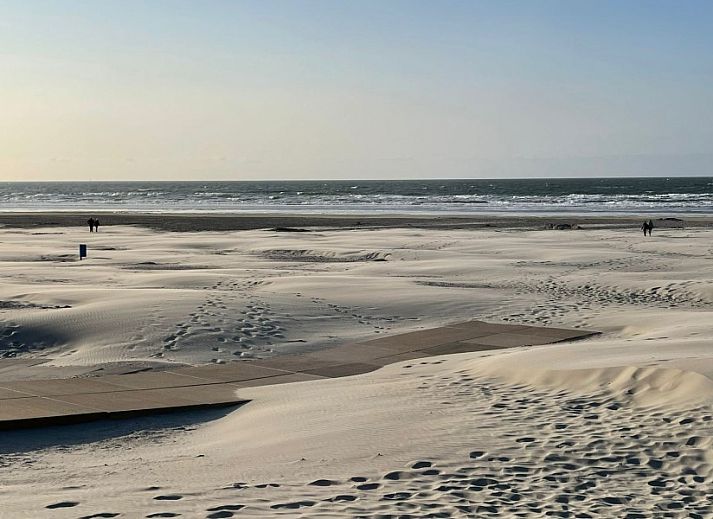 Terras met zitgedeelte bij Strandjutter26 vakantiehuis op Ameland.